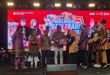 Teh Kayu Aro Ramaikan Pagelaran Seni Tradisi Jambi